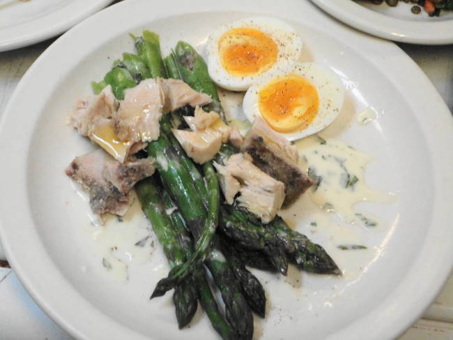House cured tuna, Yakima asparagus, soft cooked egg and tarragon vinaigrette.